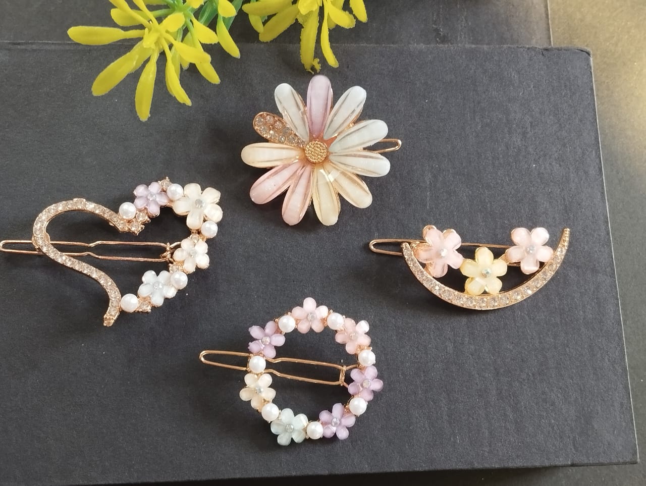 132-Fancy Hair Pin (Per Piece Price)